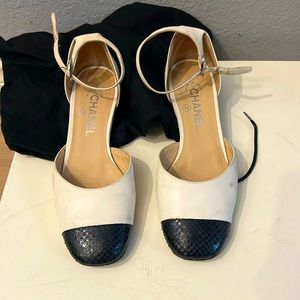 Chanel leather ballet flats